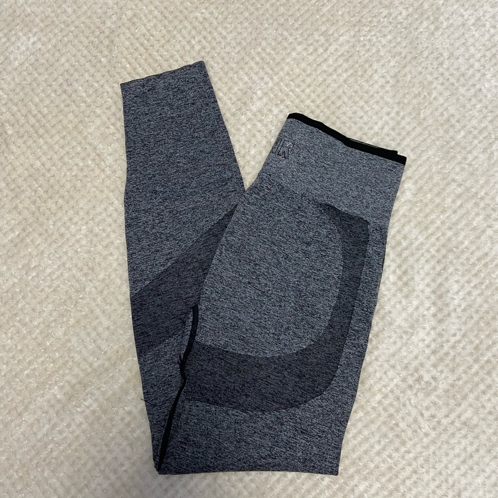 VS Pink seamless leggings